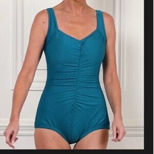 NWT Maxine of Hollywood Women's Spa Shirred Girl Leg One Piece Swimsuit SZ 14